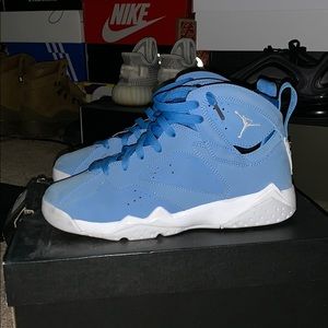 Jordan 7 retro university blue